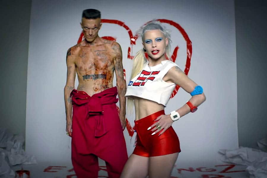 die antwoord lance sa ligne canna 3