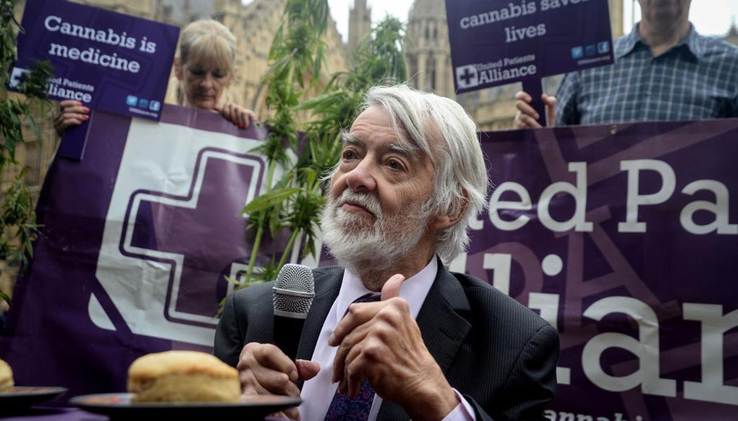 une tea party devant le parlement anglais