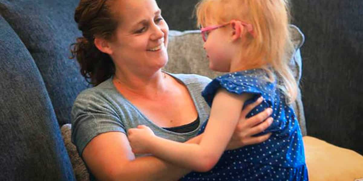 une enfant de californie sous traitement autorisée à la maternelle