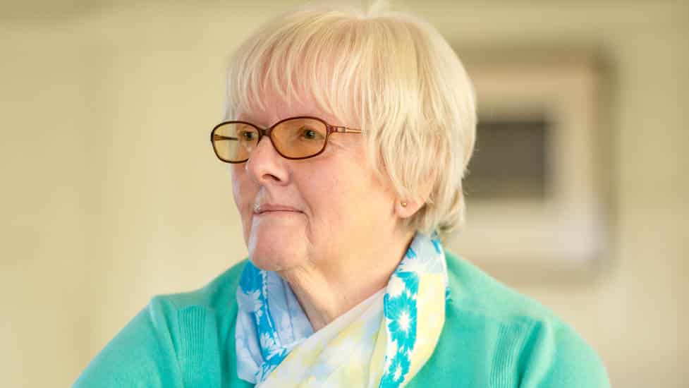 how deaf poeple communicate