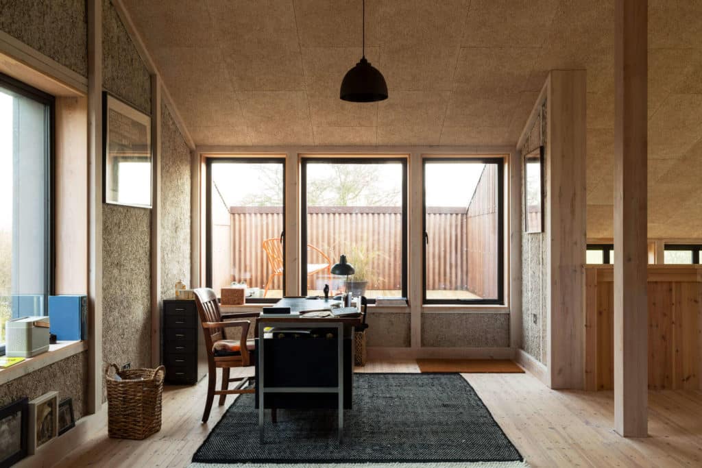 Des architectes britanniques construisent une maison à faible émission de carbone en utilisant du chanvre