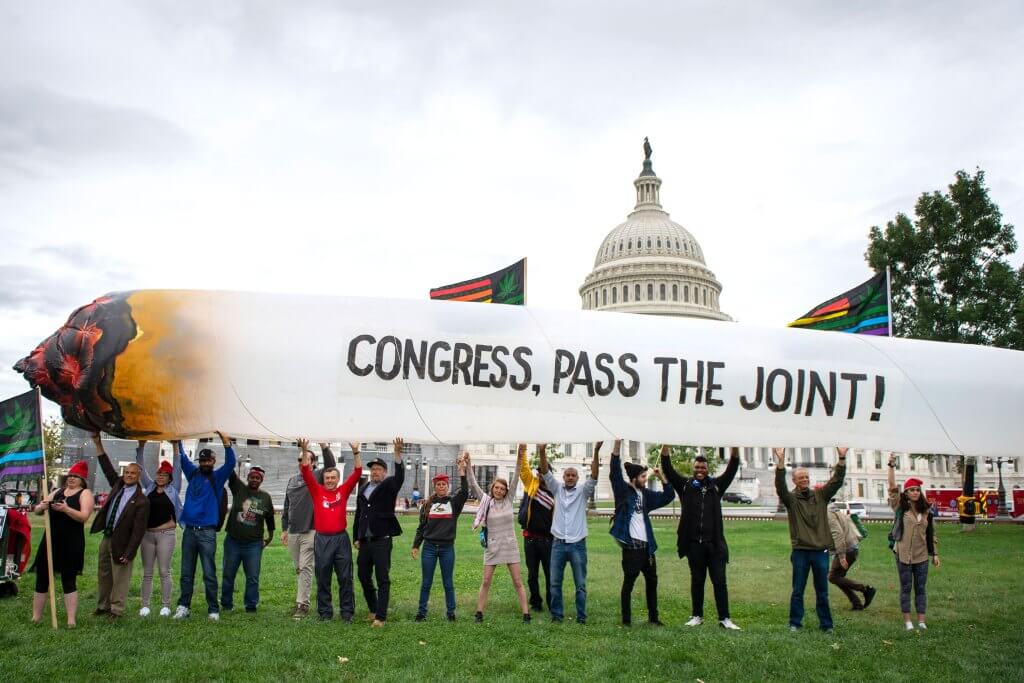 Congress Marijana pass le joint