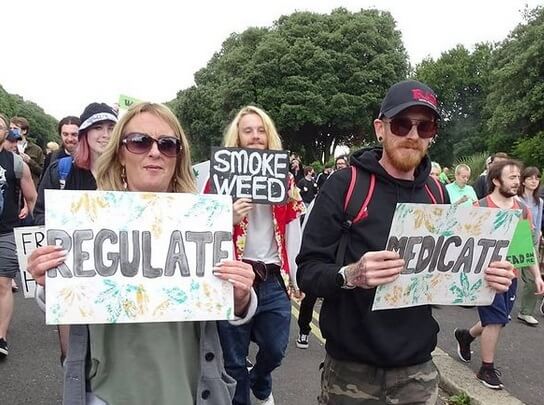 militant irlande legal