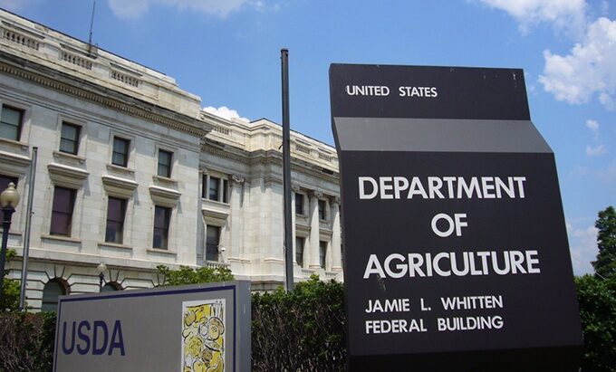 Les champs en diminution du leader du chanvre dans le Dakota du Sud et le passage à la surveillance de l'USDA envoient un avertissement