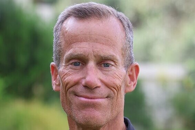 Le géant du tabac renforce sa participation dans Charlotte’s Web, alors que les revenus stagnent et que les pertes persistent